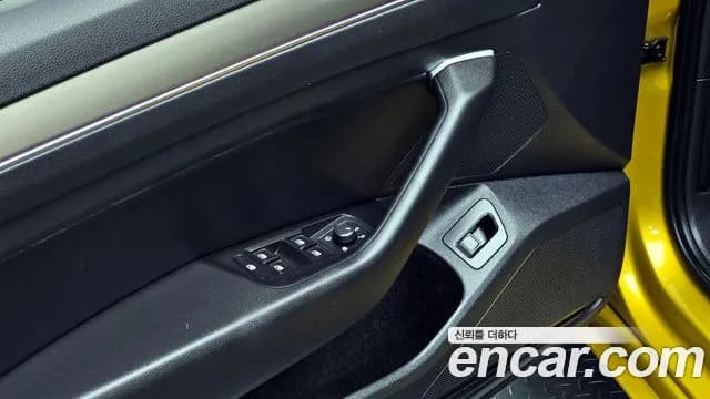 2020 Volkswagen Arteon 2.0 TDI Prestige Sold VIN WVWZZZ3HZLE019663 – exterior detail 2020 Volkswagen Arteon 2.0 TDI Prestige Sold VIN WVWZZZ3HZLE019663 – exterior detail