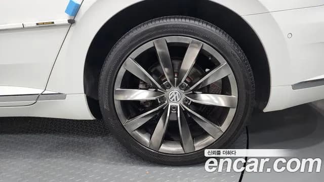 2020 Volkswagen Arteon 2.0 TDI Prestige Sold VIN WVWZZZ3HZLE020013 – interior seats 2020 Volkswagen Arteon 2.0 TDI Prestige Sold VIN WVWZZZ3HZLE020013 – interior seats