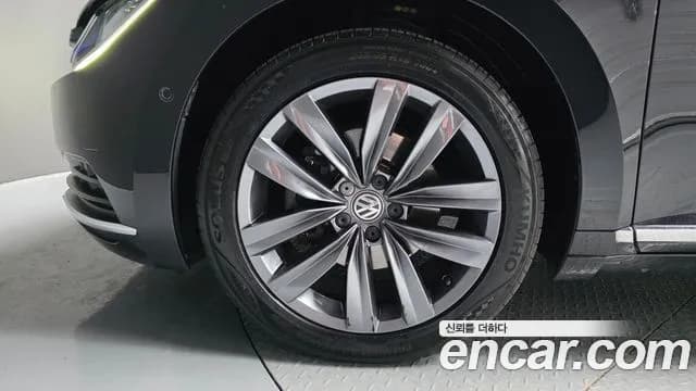 2020 Volkswagen Arteon 2.0 TDI Premium Sold VIN WVWZZZ3HZLE020023 – rear exterior 2020 Volkswagen Arteon 2.0 TDI Premium Sold VIN WVWZZZ3HZLE020023 – rear exterior