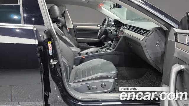 2020 Volkswagen Arteon 2.0 TDI Premium Sold VIN WVWZZZ3HZLE020023 – trunk area 2020 Volkswagen Arteon 2.0 TDI Premium Sold VIN WVWZZZ3HZLE020023 – trunk area