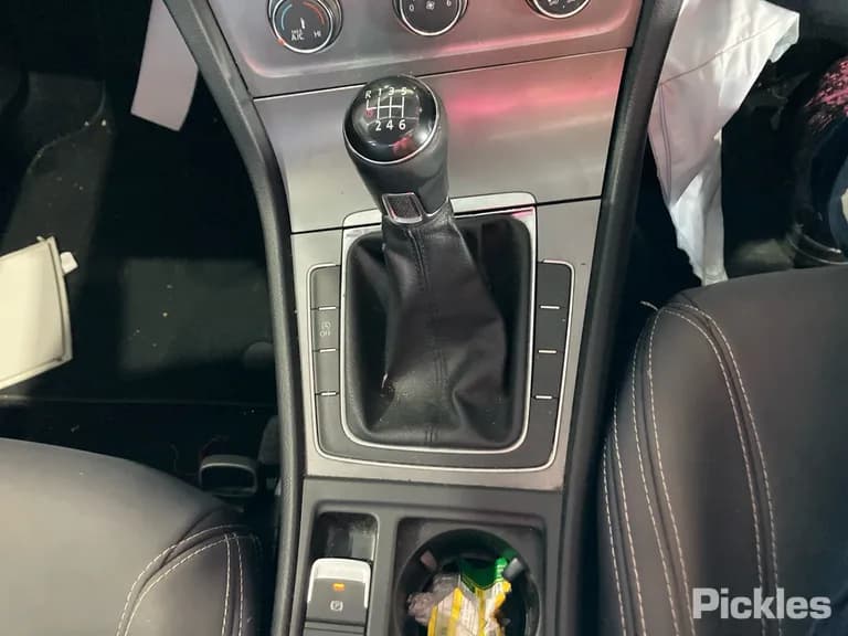 2015 Volkswagen Golf Used VIN WVWZZZAUZGW100598 – rear exterior 2015 Volkswagen Golf Used VIN WVWZZZAUZGW100598 – rear exterior