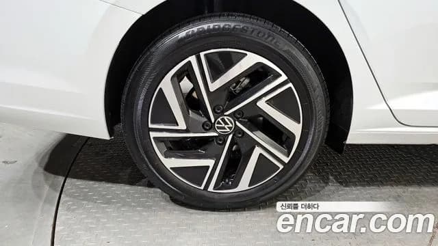 2024 Volkswagen Jetta 7th Gen 1.5 TSI Prestige Sold VIN WVWZZZBU4RM086758 – exterior detail 2024 Volkswagen Jetta 7th Gen 1.5 TSI Prestige Sold VIN WVWZZZBU4RM086758 – exterior detail