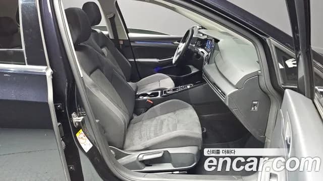 2023 Volkswagen Golf 8th Gen 2.0 TDI Prestige Sold VIN WVWZZZCD0PW128021 – rear exterior 2023 Volkswagen Golf 8th Gen 2.0 TDI Prestige Sold VIN WVWZZZCD0PW128021 – rear exterior