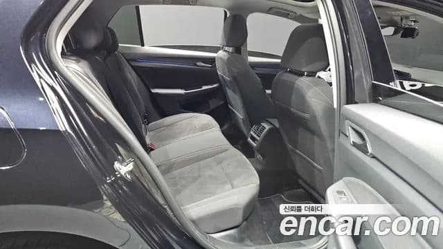 2023 Volkswagen Golf 8th Gen 2.0 TDI Prestige Sold VIN WVWZZZCD0PW128021 – exterior detail 2023 Volkswagen Golf 8th Gen 2.0 TDI Prestige Sold VIN WVWZZZCD0PW128021 – exterior detail