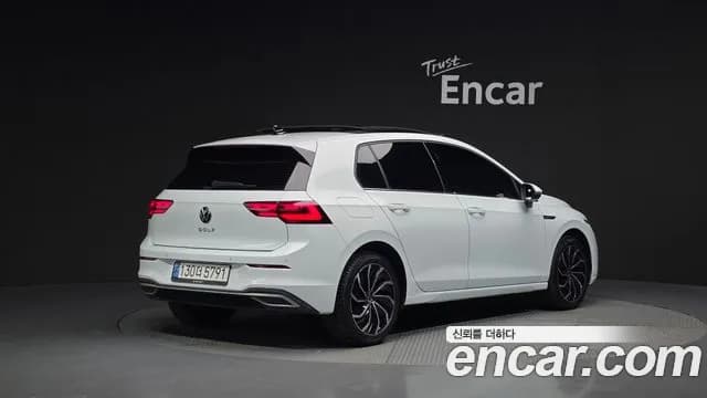 2022 Volkswagen Golf 8th Gen 2.0 TDI Prestige Sold VIN WVWZZZCDZNW124708 – interior seats 2022 Volkswagen Golf 8th Gen 2.0 TDI Prestige Sold VIN WVWZZZCDZNW124708 – interior seats