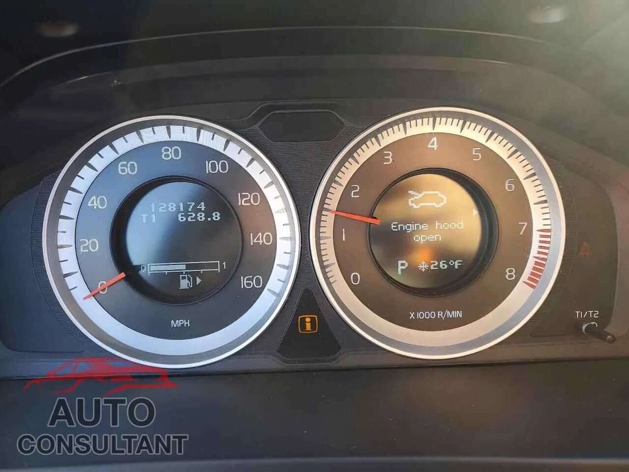 2012 VOLVO S60 Damaged VIN YV1622FS5C2020708 – trunk area 2012 VOLVO S60 Damaged VIN YV1622FS5C2020708 – trunk area