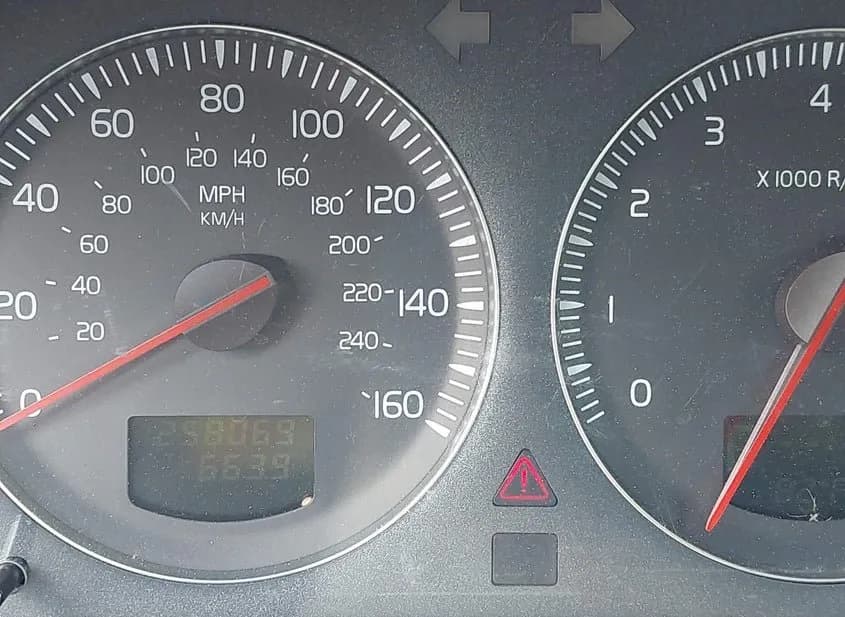 2004 VOLVO XC90 Used VIN YV1CN59H241084546 – interior seats 2004 VOLVO XC90 Used VIN YV1CN59H241084546 – interior seats