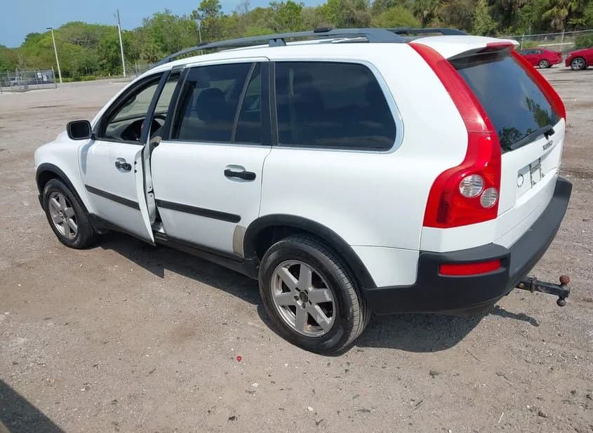 2004 VOLVO XC90 Used VIN YV1CN59H241084546 – engine bay 2004 VOLVO XC90 Used VIN YV1CN59H241084546 – engine bay