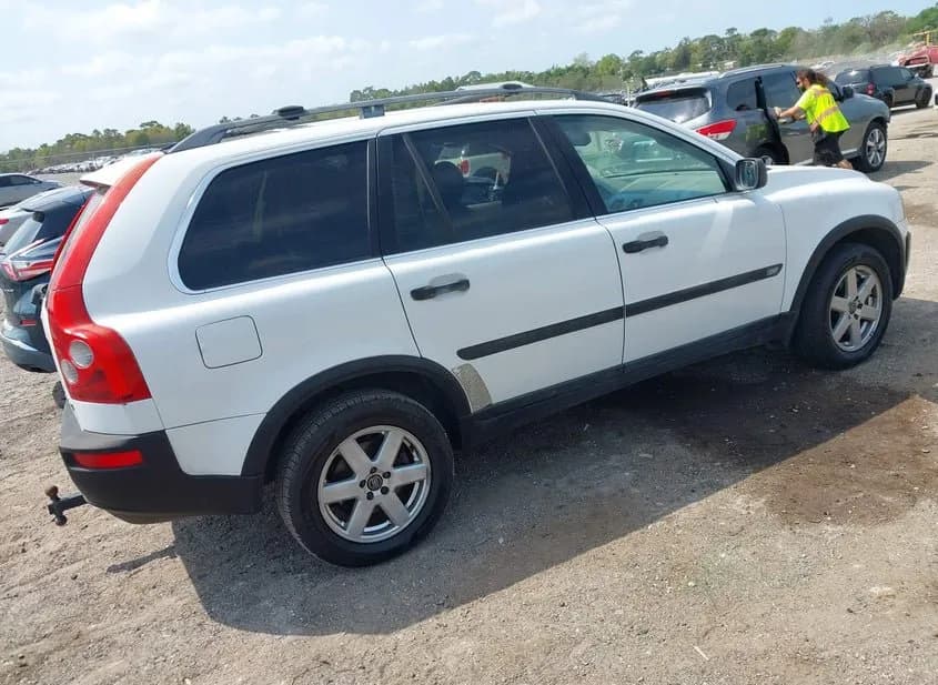 2004 VOLVO XC90 Used VIN YV1CN59H241084546 – undercarriage 2004 VOLVO XC90 Used VIN YV1CN59H241084546 – undercarriage