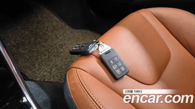 2018 Volvo S60 T5 Sold VIN YV1FS40MDJ2464913 – exterior detail 2018 Volvo S60 T5 Sold VIN YV1FS40MDJ2464913 – exterior detail