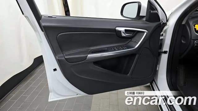 2017 Volvo S60 D3 Sold VIN YV1FS79B0H2438678 – interior seats 2017 Volvo S60 D3 Sold VIN YV1FS79B0H2438678 – interior seats
