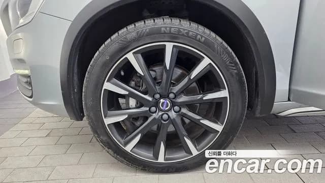 2018 Volvo V60 Cross Country T5 AWD Sold VIN YV1FZ40MCJ2046237 – rear exterior 2018 Volvo V60 Cross Country T5 AWD Sold VIN YV1FZ40MCJ2046237 – rear exterior