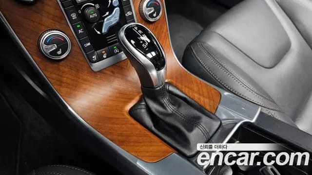 2018 Volvo V60 Cross Country D4 Sold VIN YV1FZA8BDJ2044573 – dashboard 2018 Volvo V60 Cross Country D4 Sold VIN YV1FZA8BDJ2044573 – dashboard