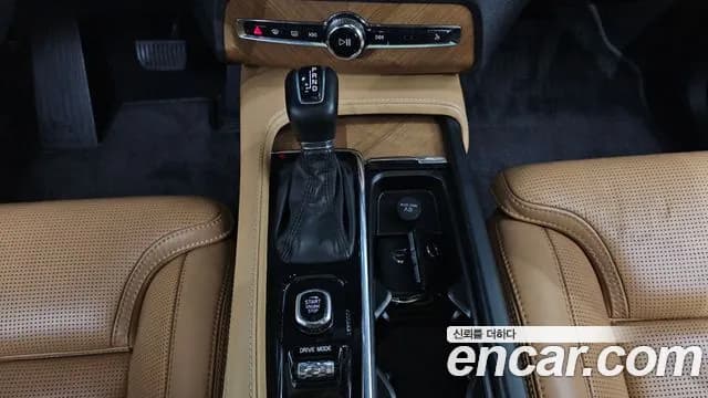 2019 Volvo XC90 2nd Gen D5 Inscription Sold VIN YV1LF68TCK1427285 – rear exterior 2019 Volvo XC90 2nd Gen D5 Inscription Sold VIN YV1LF68TCK1427285 – rear exterior