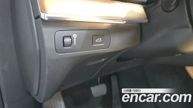 2020 Volvo XC90 2nd Gen D5 Inscription Sold VIN YV1LF68TCL1567380 – interior seats 2020 Volvo XC90 2nd Gen D5 Inscription Sold VIN YV1LF68TCL1567380 – interior seats