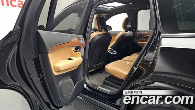 2020 Volvo XC90 2nd Gen D5 Inscription Sold VIN YV1LF68TCL1593403 – interior seats 2020 Volvo XC90 2nd Gen D5 Inscription Sold VIN YV1LF68TCL1593403 – interior seats