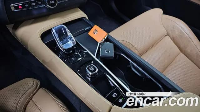 2024 Volvo XC90 2nd Gen T8 Ultimate Bright Hybrid Sold VIN YV1LFH604R1239683 – interior seats 2024 Volvo XC90 2nd Gen T8 Ultimate Bright Hybrid Sold VIN YV1LFH604R1239683 – interior seats