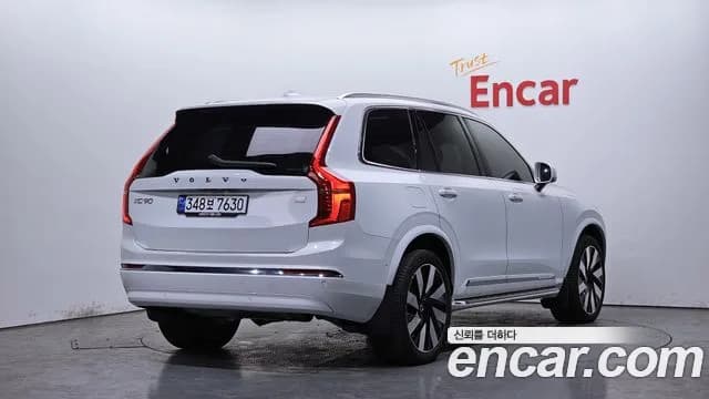 2024 Volvo XC90 2nd Gen T8 Ultimate Bright Hybrid Sold VIN YV1LFH608R1213989 – trunk area 2024 Volvo XC90 2nd Gen T8 Ultimate Bright Hybrid Sold VIN YV1LFH608R1213989 – trunk area