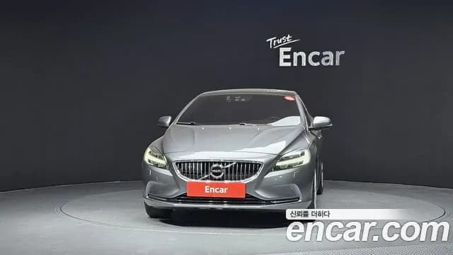2018 Volvo V40 D3 Sold VIN YV1MV79K0J2508691 – front exterior 2018 Volvo V40 D3 Sold VIN YV1MV79K0J2508691 – front exterior