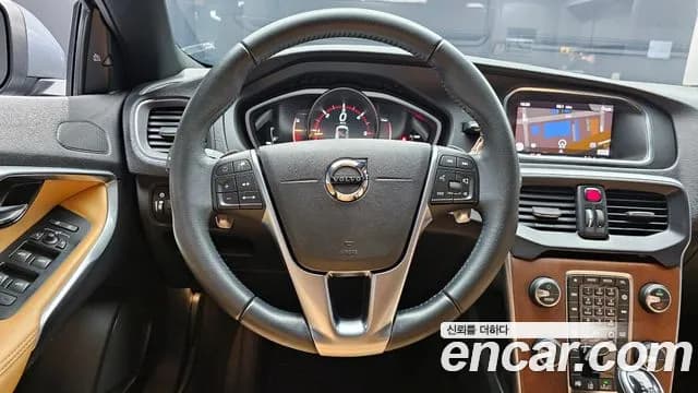 2018 Volvo V40 D3 Sold VIN YV1MV79K0J2508691 – interior seats 2018 Volvo V40 D3 Sold VIN YV1MV79K0J2508691 – interior seats