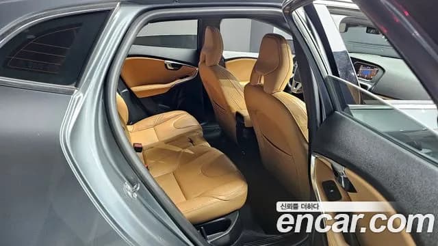2018 Volvo V40 D3 Sold VIN YV1MV79K0J2508691 – exterior detail 2018 Volvo V40 D3 Sold VIN YV1MV79K0J2508691 – exterior detail