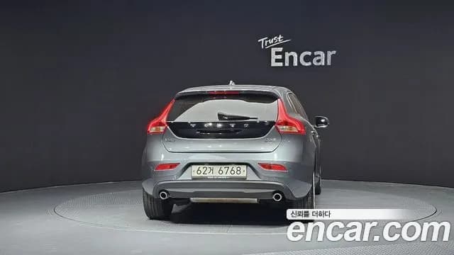 2018 Volvo V40 D3 Sold VIN YV1MV79K0J2508691 – trunk area 2018 Volvo V40 D3 Sold VIN YV1MV79K0J2508691 – trunk area