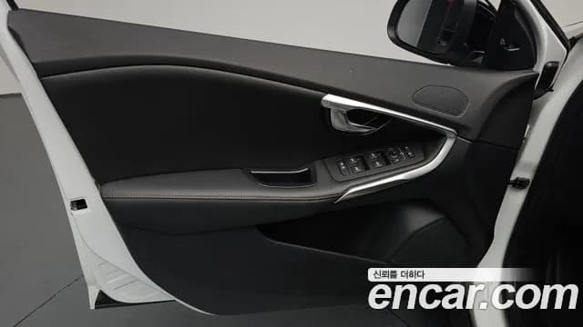 2019 Volvo V40 Cross Country D3 Sold VIN YV1MZ72K0K2183638 – photo 24 2019 Volvo V40 Cross Country D3 Sold VIN YV1MZ72K0K2183638 – photo 24