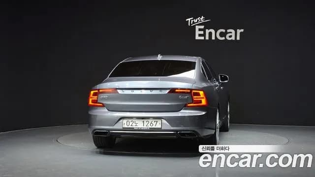 2017 Volvo S90 D5 AWD Inscription Sold VIN YV1PS68BCH1013701 – rear exterior 2017 Volvo S90 D5 AWD Inscription Sold VIN YV1PS68BCH1013701 – rear exterior