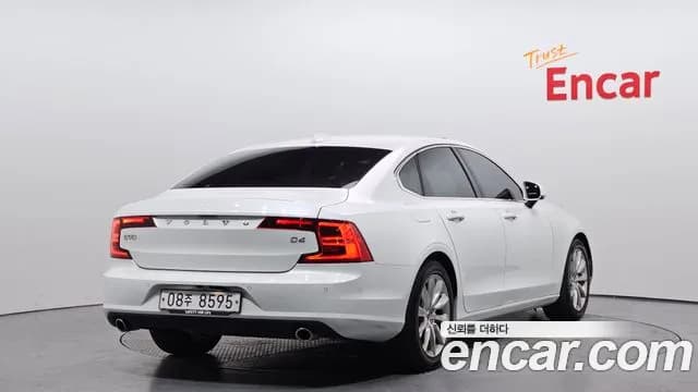 2018 Volvo S90 D4 Momentum Sold VIN YV1PSA8ADJ1035005 – side profile 2018 Volvo S90 D4 Momentum Sold VIN YV1PSA8ADJ1035005 – side profile
