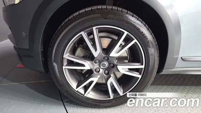 2018 Volvo V90 Cross Country T5 Pro AWD Sold VIN YV1PZ102CJ1032417 – side profile 2018 Volvo V90 Cross Country T5 Pro AWD Sold VIN YV1PZ102CJ1032417 – side profile