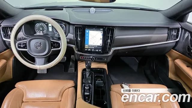 2019 Volvo V90 Cross Country D5 PRO AWD Sold VIN YV1PZ68TCK1067990 – exterior detail 2019 Volvo V90 Cross Country D5 PRO AWD Sold VIN YV1PZ68TCK1067990 – exterior detail