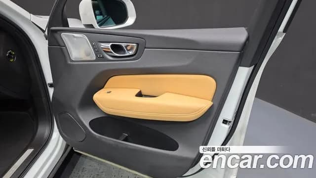 2019 Volvo XC60 2nd Gen D5 Inscription Sold VIN YV1UZ68TCK1325211 – photo 17 2019 Volvo XC60 2nd Gen D5 Inscription Sold VIN YV1UZ68TCK1325211 – photo 17