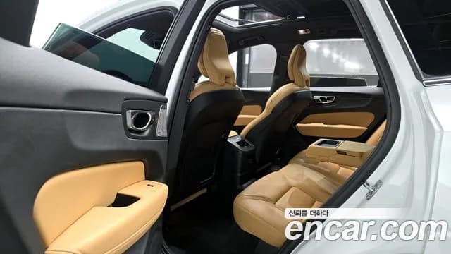 2021 Volvo XC60 2nd Gen T8 Inscription Sold VIN YV1UZBR0DM1695772 – interior seats 2021 Volvo XC60 2nd Gen T8 Inscription Sold VIN YV1UZBR0DM1695772 – interior seats
