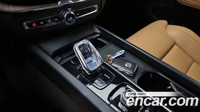 2021 Volvo XC60 2nd Gen T8 Inscription Sold VIN YV1UZBR0DM1765139 – photo 13 2021 Volvo XC60 2nd Gen T8 Inscription Sold VIN YV1UZBR0DM1765139 – photo 13