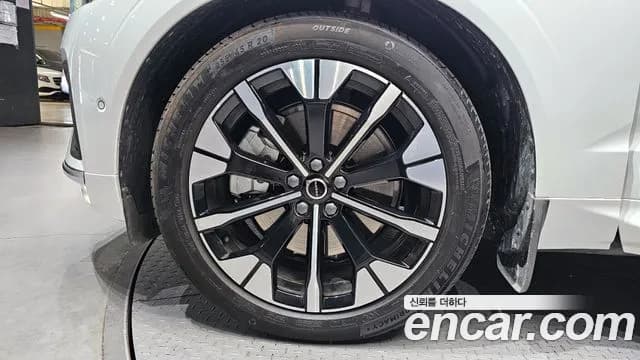 2026 Volvo XC60 2nd Gen B5 Ultra Bright Air Sus Sold VIN YV1UZM124T1382668 – photo 19 2026 Volvo XC60 2nd Gen B5 Ultra Bright Air Sus Sold VIN YV1UZM124T1382668 – photo 19