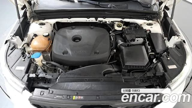 2019 Volvo XC40 T4 R-Design Sold VIN YV1XZACACK2050014 – engine bay 2019 Volvo XC40 T4 R-Design Sold VIN YV1XZACACK2050014 – engine bay