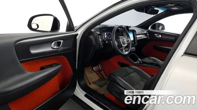 2019 Volvo XC40 T4 R-Design Sold VIN YV1XZACACK2050014 – photo 16 2019 Volvo XC40 T4 R-Design Sold VIN YV1XZACACK2050014 – photo 16