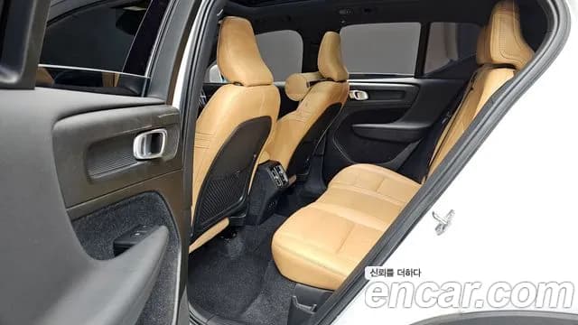 2019 Volvo XC40 T4 Inscription Sold VIN YV1XZACACK2127082 – photo 14 2019 Volvo XC40 T4 Inscription Sold VIN YV1XZACACK2127082 – photo 14