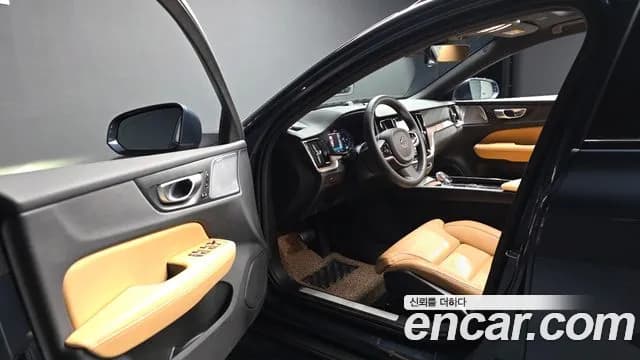2024 Volvo V60 Cross Country 2nd Gen B5 Ultimate AWD Sold VIN YV1ZZL126R1138271 – exterior detail 2024 Volvo V60 Cross Country 2nd Gen B5 Ultimate AWD Sold VIN YV1ZZL126R1138271 – exterior detail