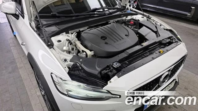 2021 Volvo V60 Cross Country 2nd Gen B5 Pro AWD Sold VIN YV1ZZL12CM1069679 – interior seats 2021 Volvo V60 Cross Country 2nd Gen B5 Pro AWD Sold VIN YV1ZZL12CM1069679 – interior seats