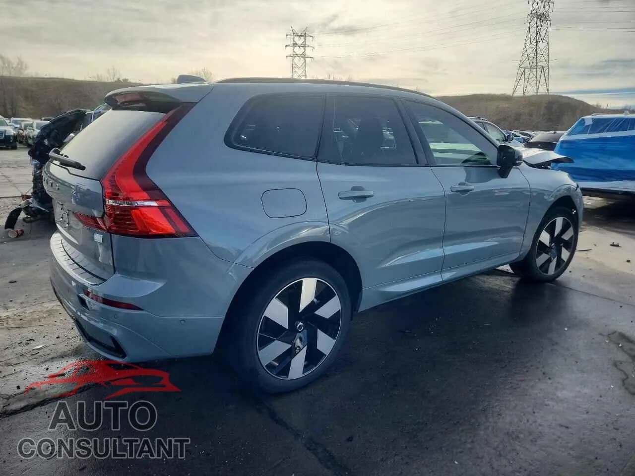 2024 VOLVO XC60 PLUS Damaged VIN YV4H60DL1R1792752 – side profile 2024 VOLVO XC60 PLUS Damaged VIN YV4H60DL1R1792752 – side profile