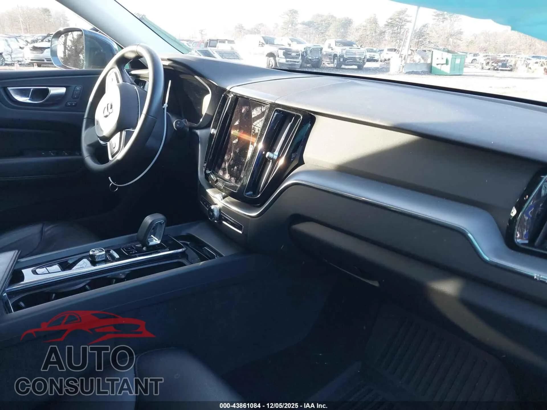 2023 VOLVO XC60 Damaged VIN YV4L12RV5P1322980 – interior seats 2023 VOLVO XC60 Damaged VIN YV4L12RV5P1322980 – interior seats