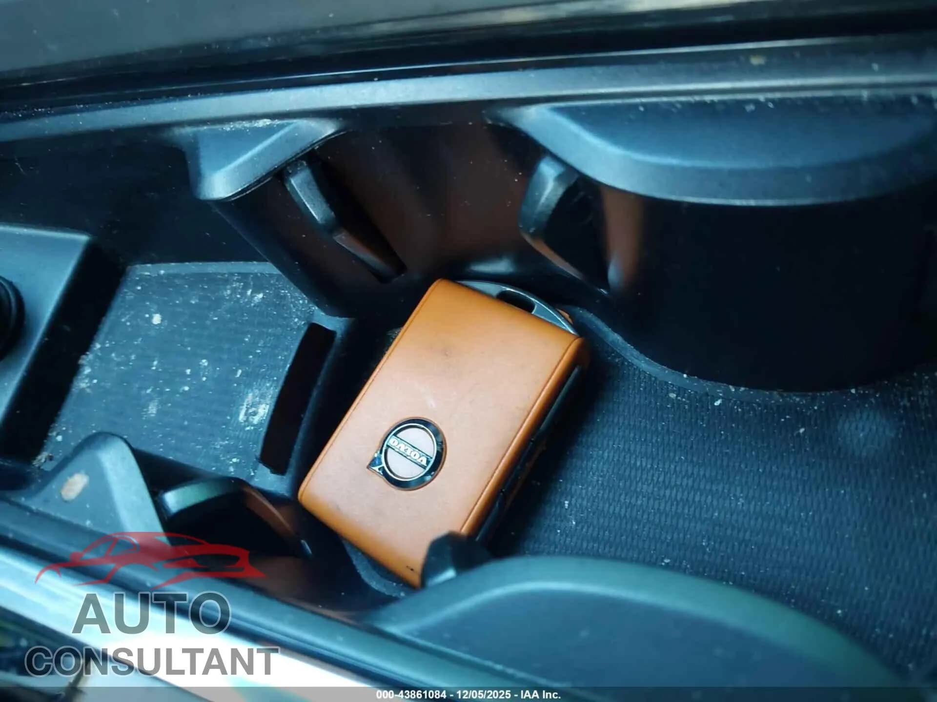 2023 VOLVO XC60 Damaged VIN YV4L12RV5P1322980 – photo 11 2023 VOLVO XC60 Damaged VIN YV4L12RV5P1322980 – photo 11