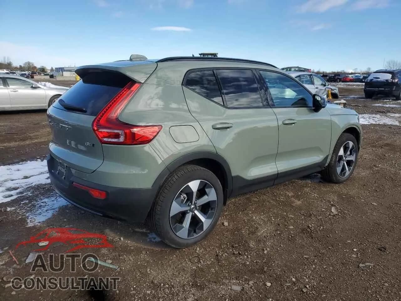 2025 VOLVO XC40 PLUS Damaged VIN YV4L12UC5S2484021 – side profile 2025 VOLVO XC40 PLUS Damaged VIN YV4L12UC5S2484021 – side profile
