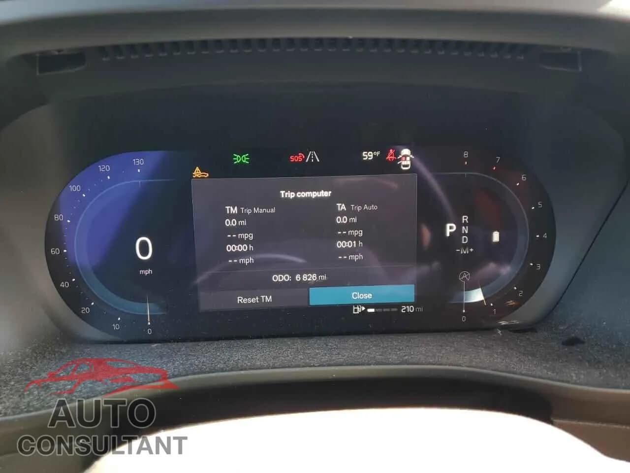 2025 VOLVO XC40 PLUS Damaged VIN YV4L12UC5S2484021 – trunk area 2025 VOLVO XC40 PLUS Damaged VIN YV4L12UC5S2484021 – trunk area