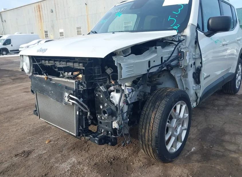 2022 JEEP Renegade Used VIN ZACNJDB14NPN69819 – exterior detail 2022 JEEP Renegade Used VIN ZACNJDB14NPN69819 – exterior detail