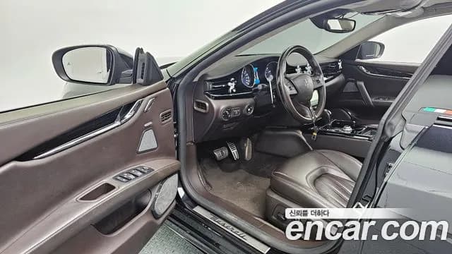 2017 Maserati Quattroporte GTS 3.8 V8 Granlusso Sold VIN ZAM56PPG8H1225221 – interior seats 2017 Maserati Quattroporte GTS 3.8 V8 Granlusso Sold VIN ZAM56PPG8H1225221 – interior seats