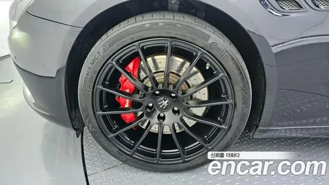2017 Maserati Quattroporte GTS 3.8 V8 Granlusso Sold VIN ZAM56PPG8H1225221 – photo 18 2017 Maserati Quattroporte GTS 3.8 V8 Granlusso Sold VIN ZAM56PPG8H1225221 – photo 18