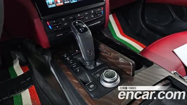 2020 Maserati Quattroporte 3.0 V6 Sold VIN ZAM56XPG6L1365177 – trunk area 2020 Maserati Quattroporte 3.0 V6 Sold VIN ZAM56XPG6L1365177 – trunk area