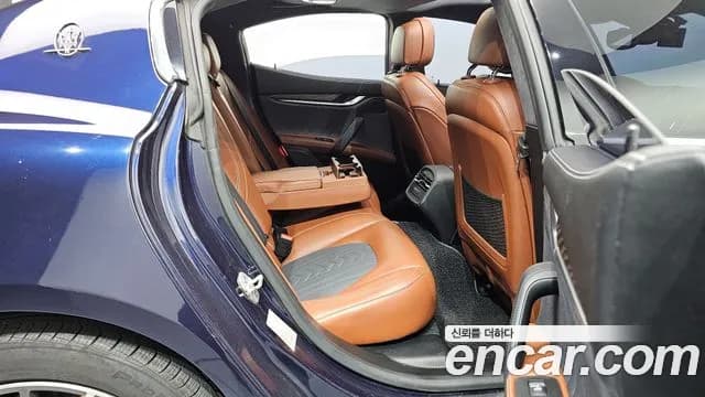 2017 Maserati Ghibli 3.0 Diesel GranLusso Sold VIN ZAM57TSG1H1242276 – interior seats 2017 Maserati Ghibli 3.0 Diesel GranLusso Sold VIN ZAM57TSG1H1242276 – interior seats
